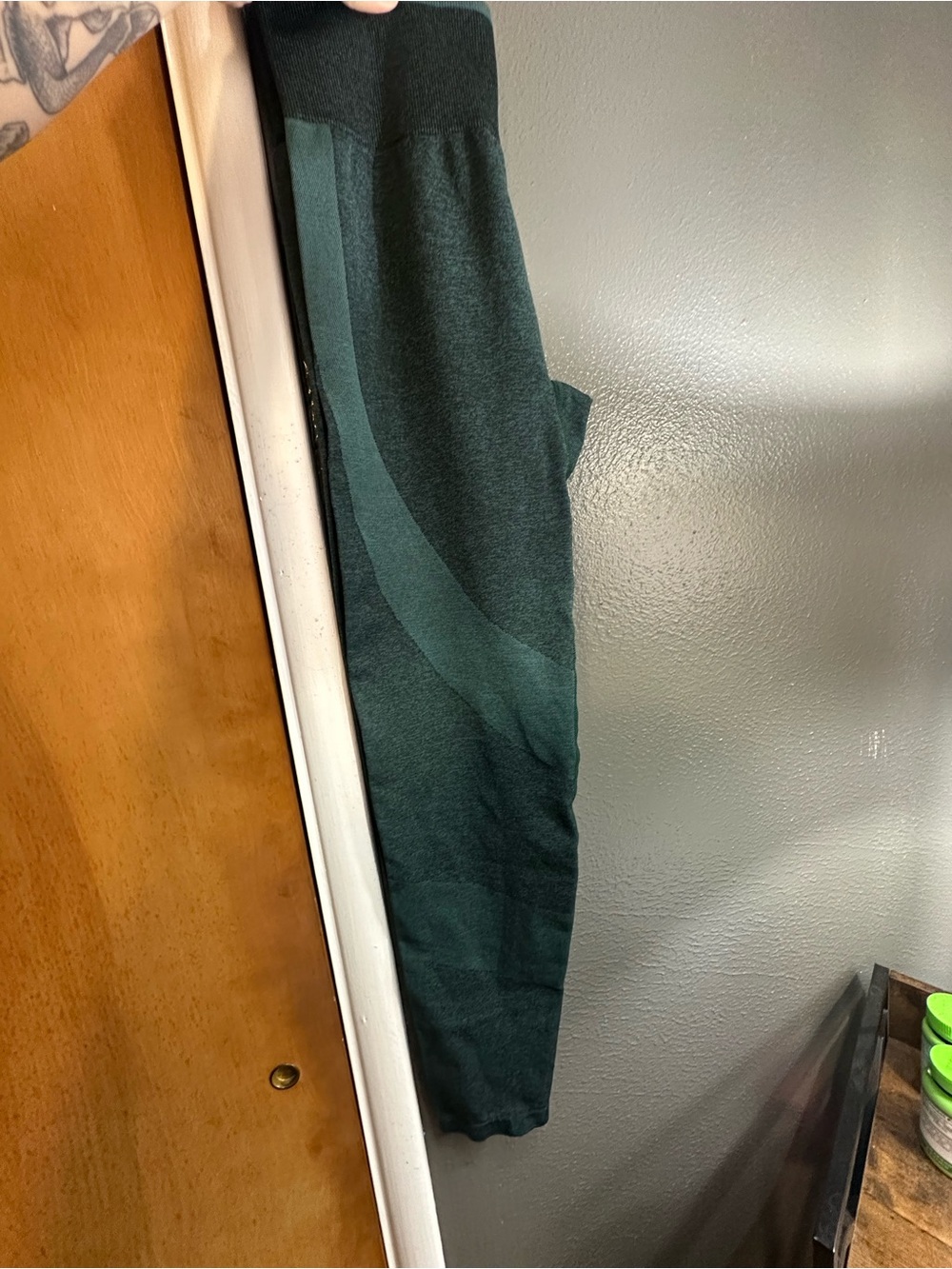 PINK Victoria's Secret Teal Seamless Leggings with Contrast Panel NWOT - Picture 3 of 5